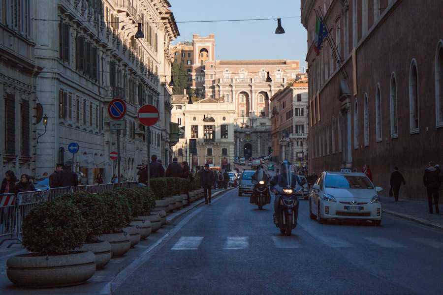 On way to Piazza Venezzia
