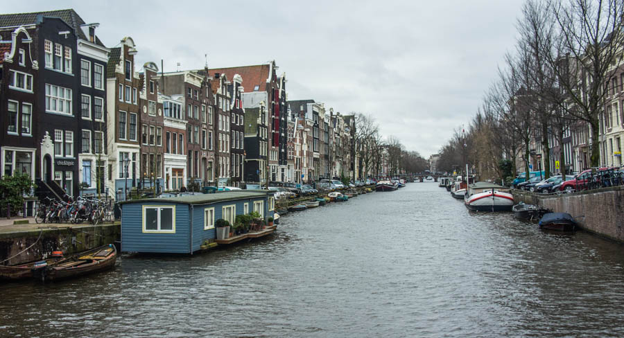 Vuilnisbak letterlijk Wrijven The canal in IKEA's Amsterdam photo - Deepak Gulati's blog